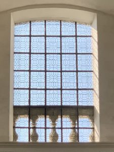 Creation vitrail chapelle Saint Yves
